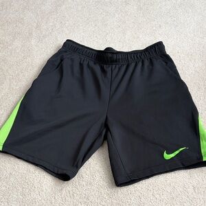 NWOT Nike black shorts men’s size small.